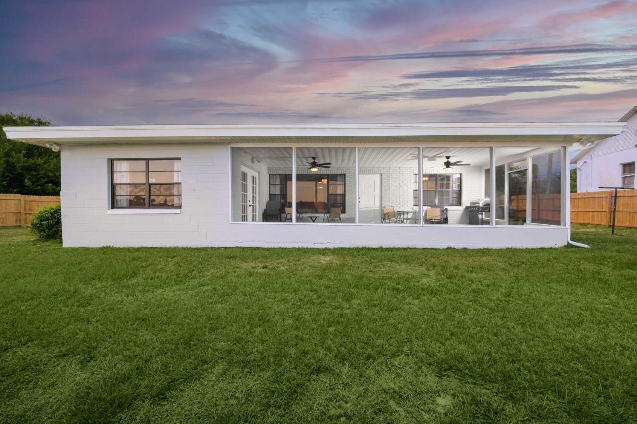 Lakefront Home With Screened Porch And Grill Winter Haven Exterior photo